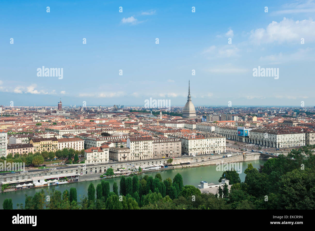 Turin Stadtbild, Luftaufnahme des Zentrums von Turin (Torino), die Mole Antonelliana Turm und das Ufer des Flusses Po, Piemont, Italien. Stockfoto