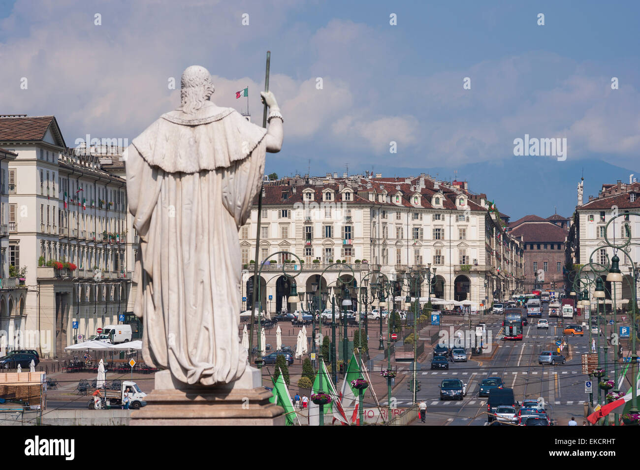 Turin Piazza Vittorio Veneto, Ansicht der Rückseite der Statue von Vittorio Emanuele II mit Blick auf den Piazza Vittorio Veneto im Zentrum von Turin (Torino), Italien Stockfoto