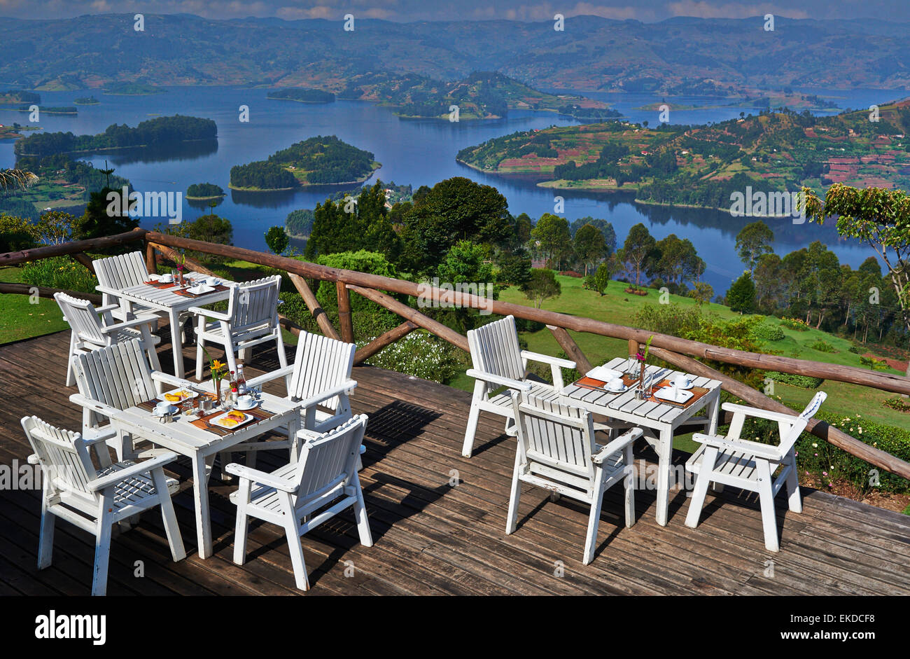 Blick von Terrasse des Arcadia Lodge am Lake Bunyonyi, Uganda, Afrika Stockfoto