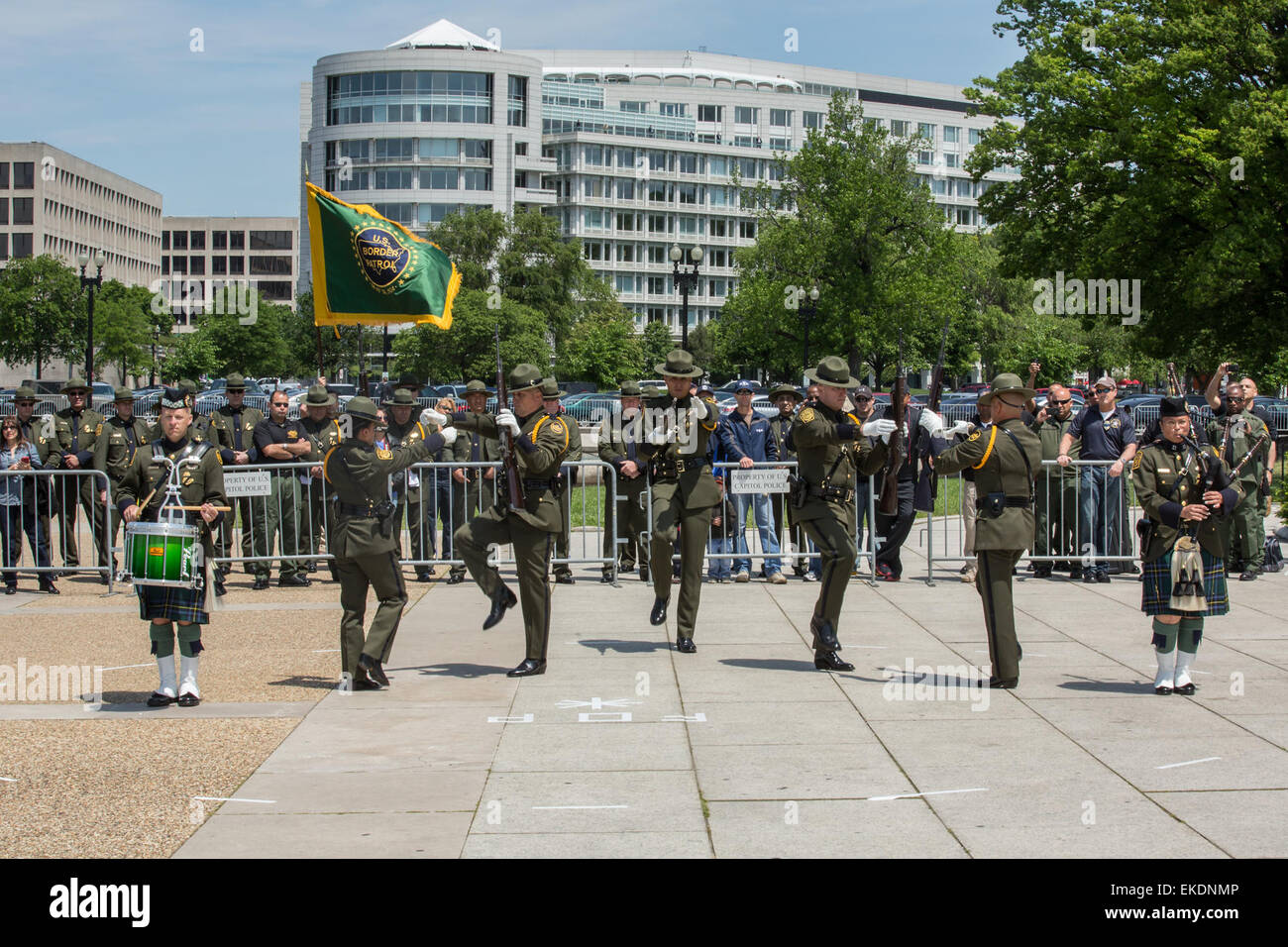 Das Border Patrol Drill Team tritt während der Police Week in Washington, D.C. an und belegt den ersten Platz im Drill Team Wettbewerb. Die Veranstaltung feiert die Fähigkeiten und Disziplin der Strafverfolgungsbehörden. Stockfoto