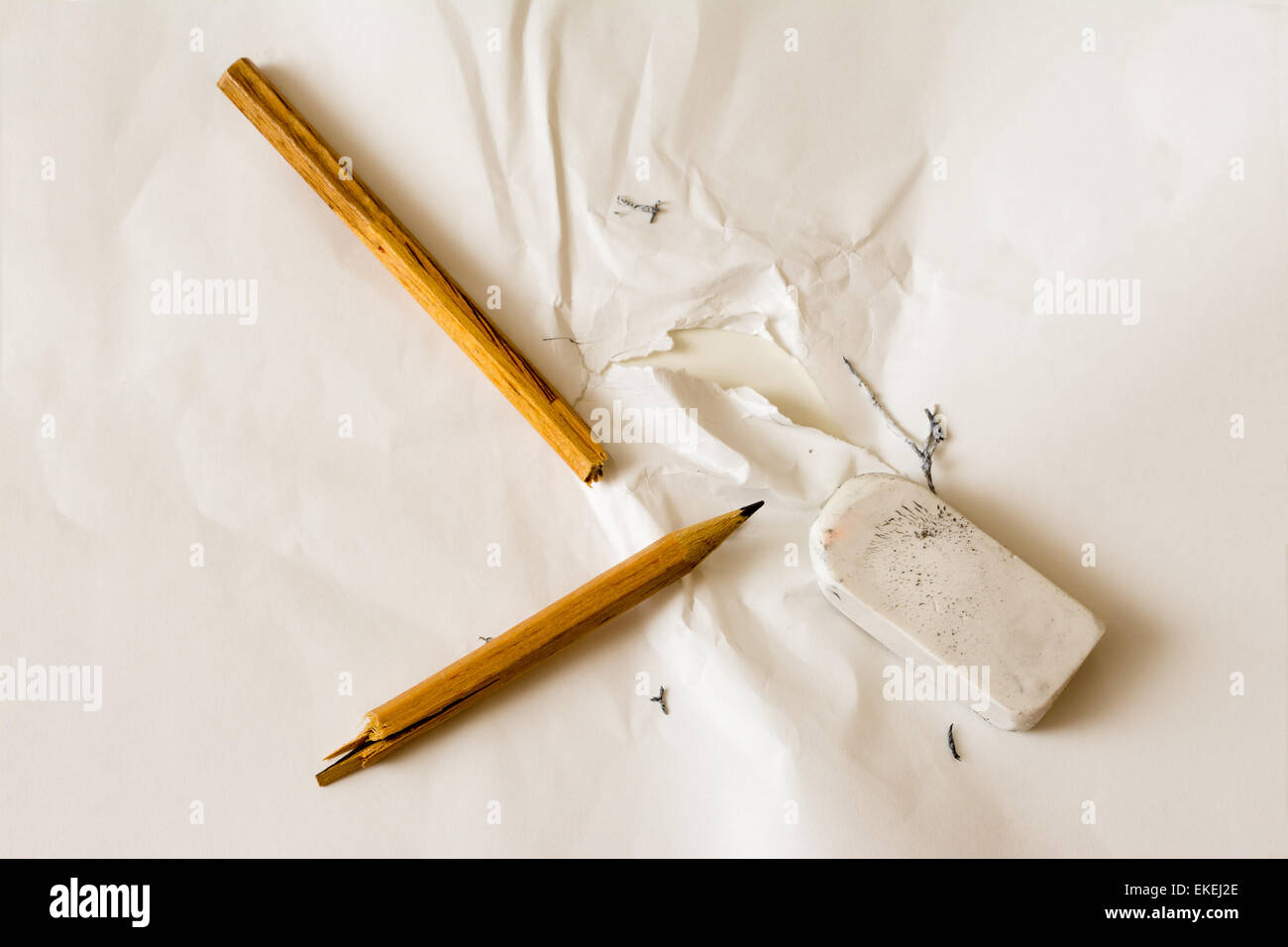 Zerrissenes Papier Fotos Und Bildmaterial In Hoher Aufl sung Alamy