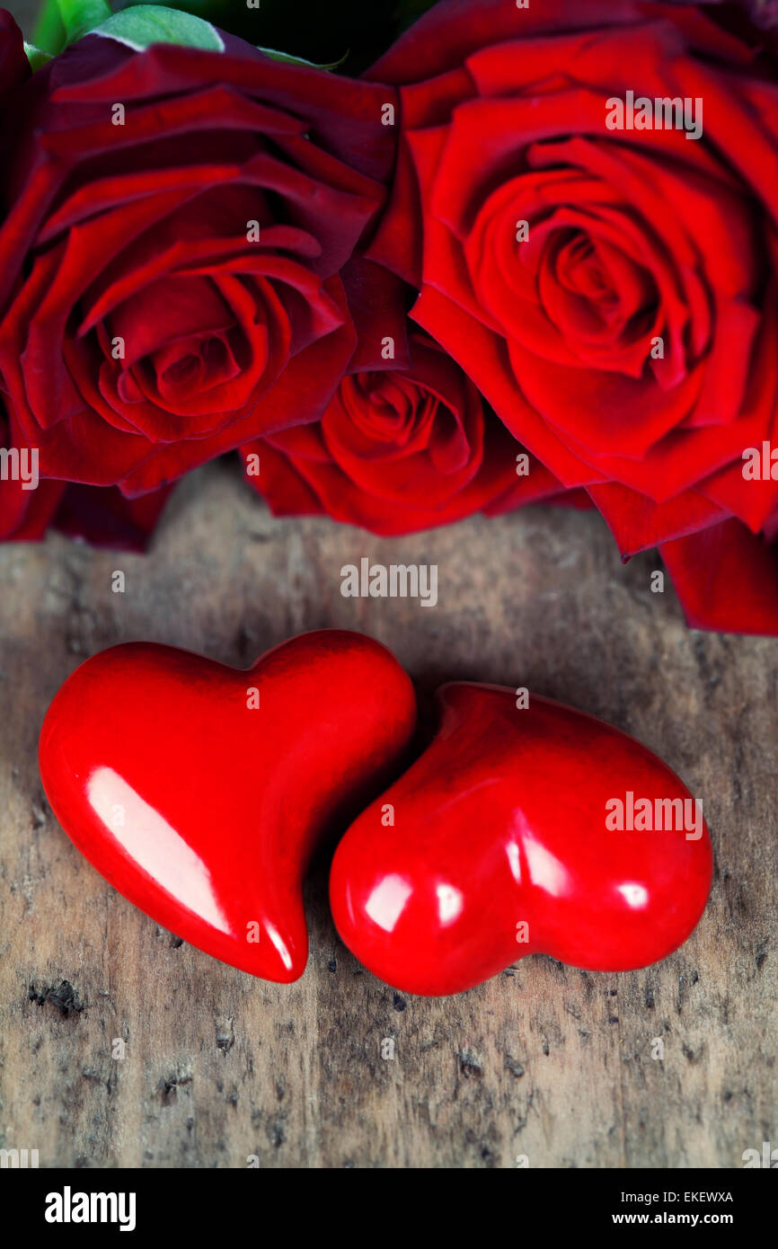 Herzen und Rosen Stockfoto