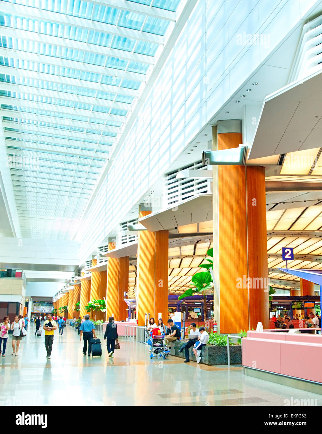 Moderne Interieur des internationalen Flughafen Changi in Singapur Stockfoto