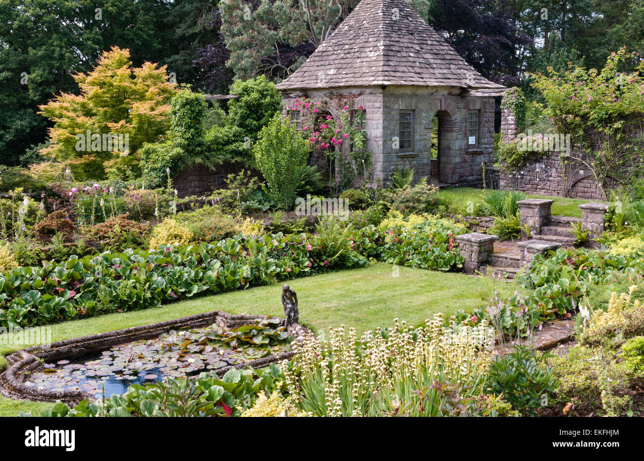 Wyndcliffe Hofgärten, Monmouthshire, Wales, UK. Ein 1922 Kunst und Handwerk Haus mit Gärten durch Avray Tipping konzipiert Stockfoto