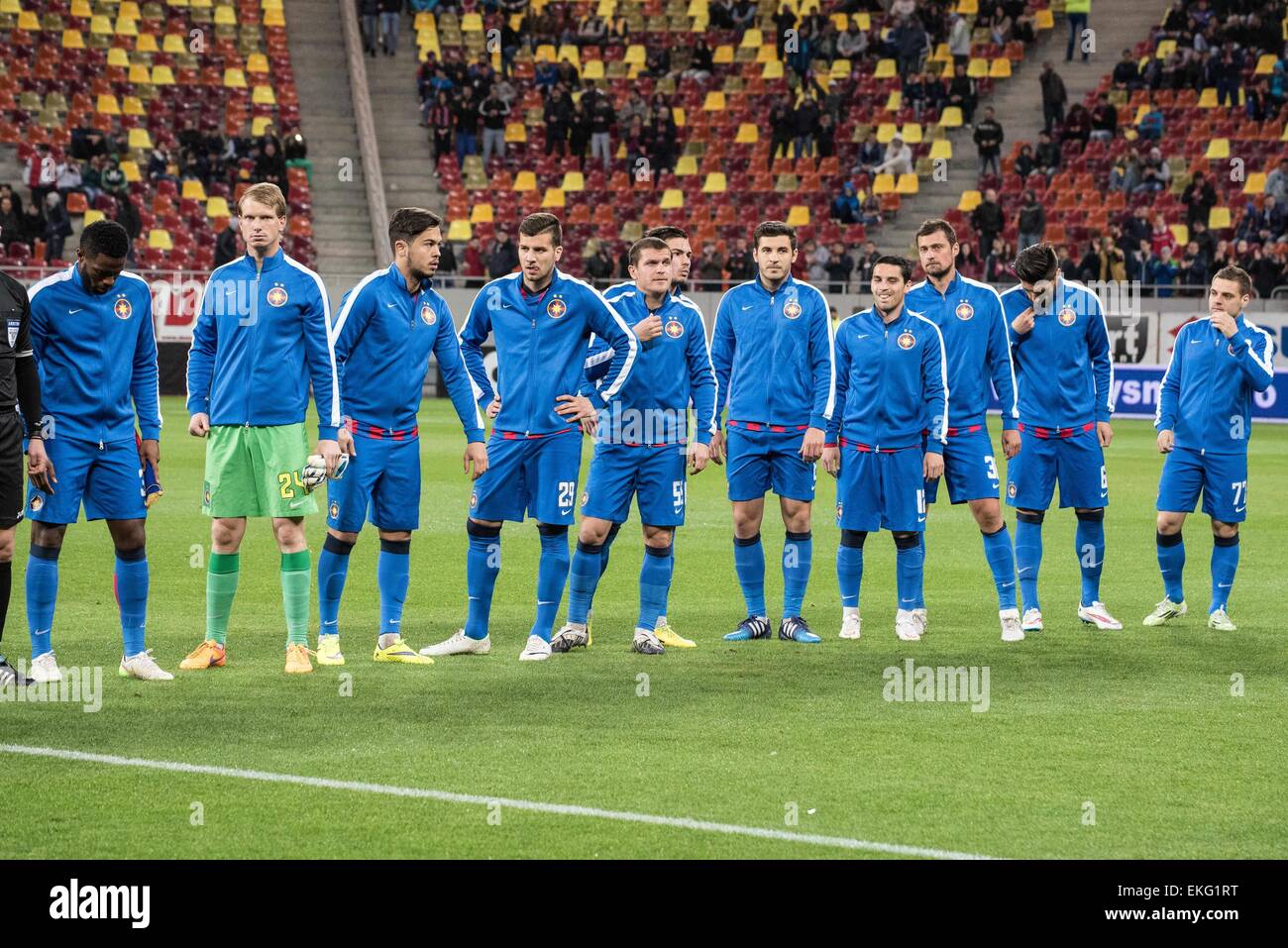 9. April 2015: Der FC Steaua Bukarest Team zu Beginn der Liga ich zwischen FC Steaua Bukarest ROU und FC Petrolul Ploiesti ROU in National Arena, Rumänien ROU Spiel. Catalin Soare/www.sportaction.ro Stockfoto