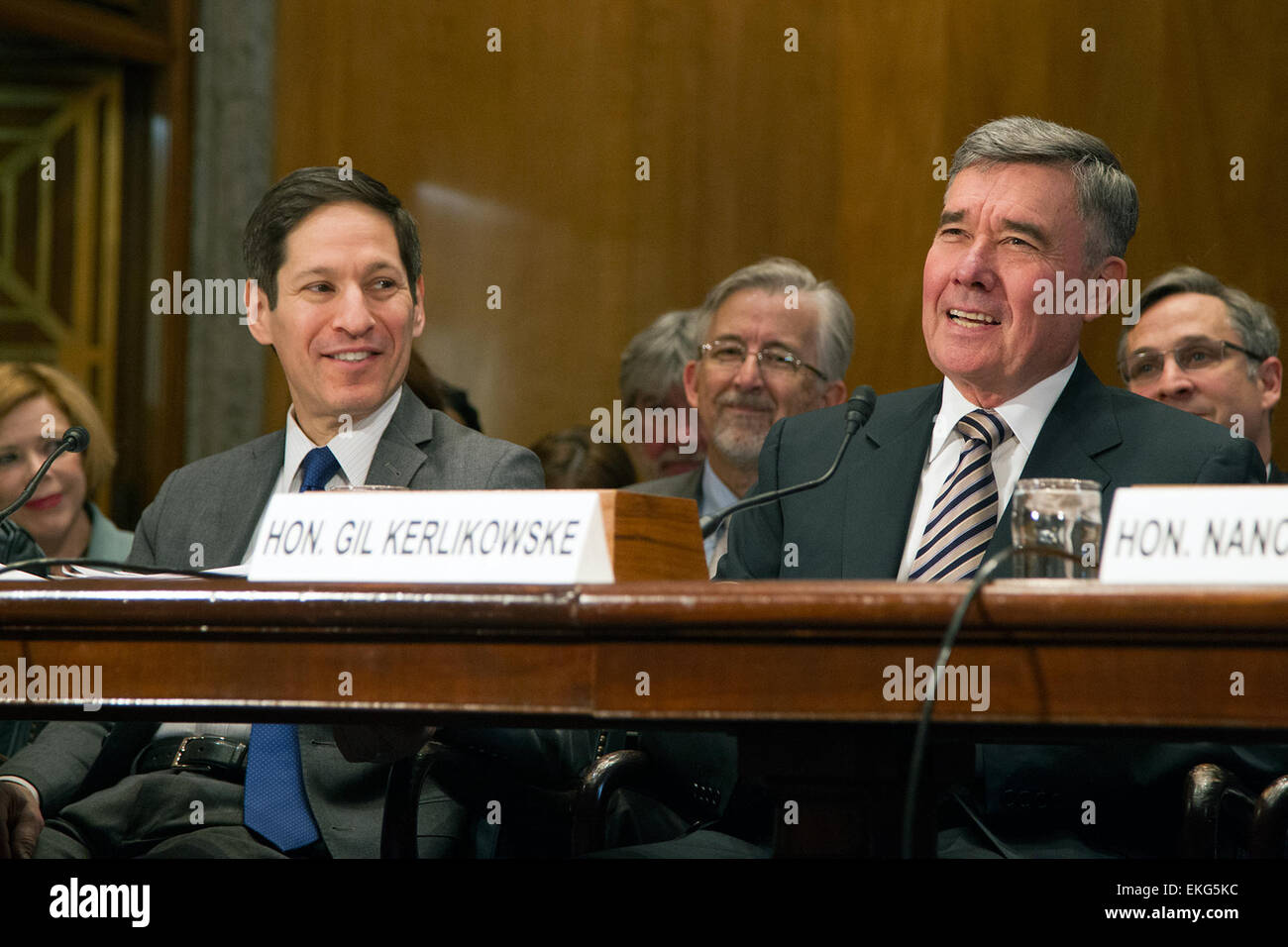 Der für CBP zuständige Kommissar R. Gil Kerlikowske sagte bei einer Anhörung im Senat über Bedrohungen der öffentlichen Gesundheit und Vorsorge aus. Im Mittelpunkt der Sitzung stand die Rolle des CBP bei der Reaktion auf gesundheitliche Notfälle. Foto von Donna Burton. Stockfoto
