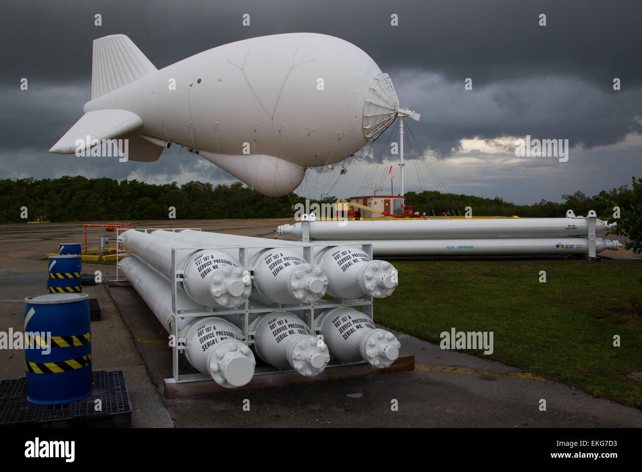 Am 22. Juli 2014 setzte das Office of Air and Marine des U.S. Customs and Border Protection das Tethered Aerostat Radar System (TARS) in Cudjoe Key ein. Das System führte zu einer verbesserten Luftüberwachung, zur Aufspürung tief fliegender Flugzeuge und zur Verbesserung der Grenzsicherheit entlang der Küste. Stockfoto