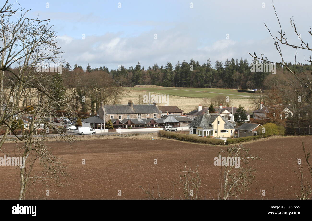 Dorf von Birkhill mit Äckern Schottland April 2015 Stockfoto