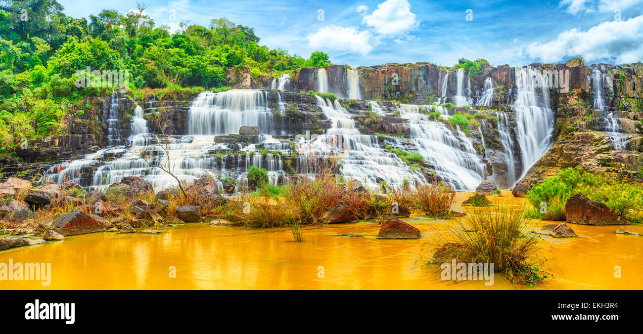 Pongour Wasserfall in Vietnam. Panorama Stockfoto