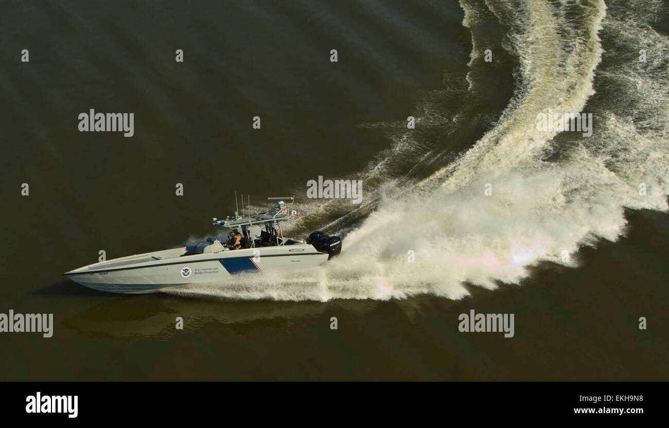 CBPs neues ACTDV Marine Schiff führt eine harte Wende-Manöver, wie es die Gewässer rund um die Hauptstadt Washington d.c. Patrouillen   James Tourtellotte Stockfoto