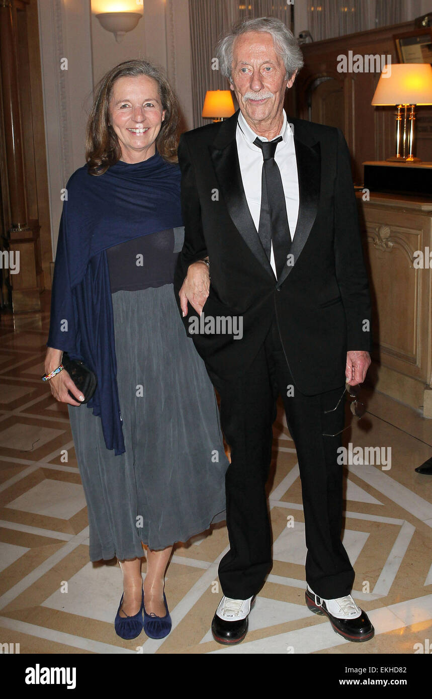 17 May 2011 Cannes Jean Rochefort Und Frau In Der Jean Paul Belmondo Partei Held Im Carlton Hotel Wahrend Der 64 Cannes International Film Festival 2011 In Cannes Frankreich Stockfotografie Alamy