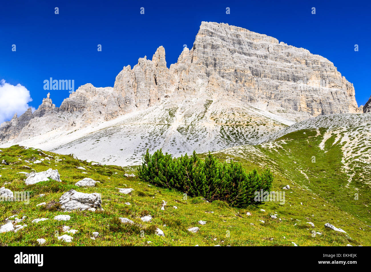 Europäischen Alpen. Wildnis-Kulisse der Sextner Dolomiten in Norditalien, Südtirol mit Dolomiten Ridge in der Nähe von Tre Cime Wahrzeichen Stockfoto