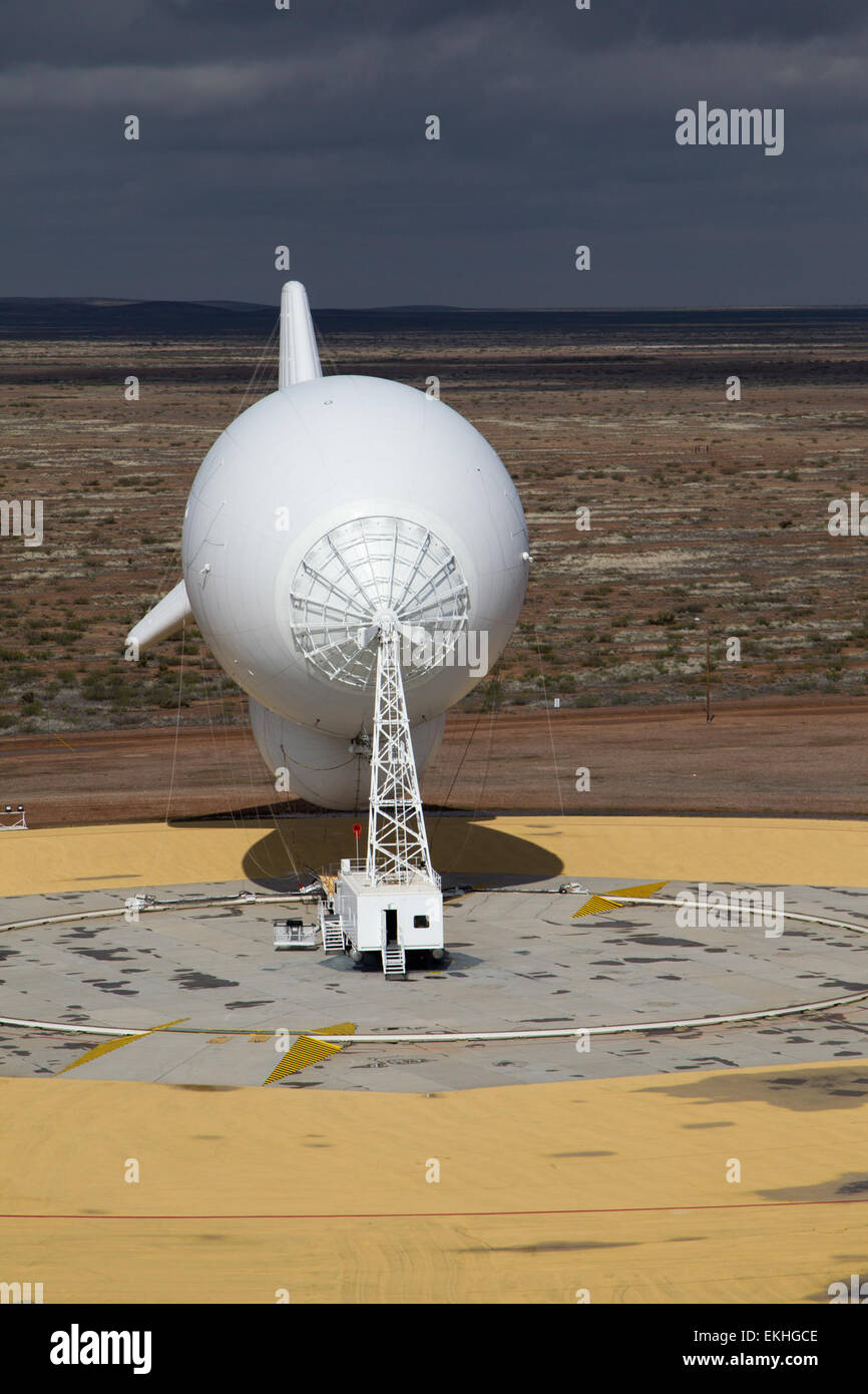 Das Büro für Luft und Marine des US-Zoll- und Grenzschutzes setzte das Tethered Aerostat Radar System (TARS) in Deming (New Mexico) ein, um die Grenzüberwachung zu verbessern und die Aufspürungskapazitäten zu verbessern. Stockfoto