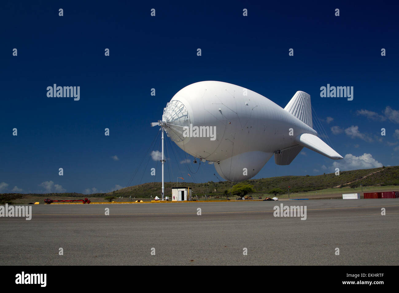 Das TARS-System (Tethered Aerostat Radar System) in Lajas, Puerto Rico, ist Teil einer strategischen Grenzsicherheitsinitiative, die vom CBP für die Überwachung und Überwachung des Luftraums eingesetzt wird. Stockfoto