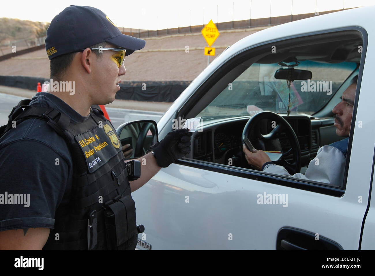 Arizona CBP Operationen; Antennen von CBP Standorten aufzunehmen; Eckzahn Inspektionen; Anschlüsse der ein- und Ausreise; Grenzschutz; OFO-Operationen und Inspektionen; Befürchtungen; Sicherstellungen von Drogen; und Checkpoints. Stockfoto