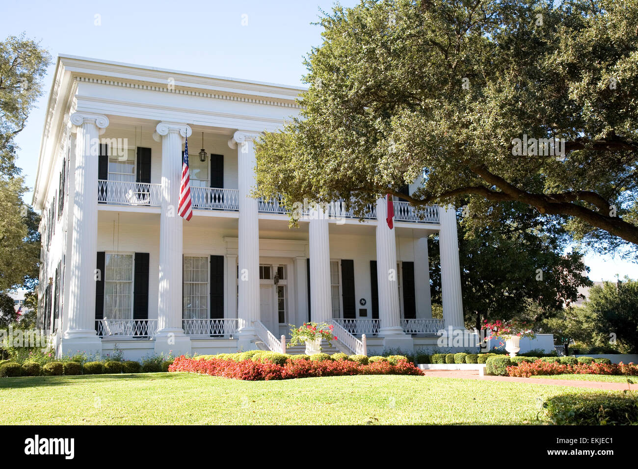 1856 neoklassizistischen Stil des Gouverneurs ist eines der ältesten Bauwerke im Texas Capitol Complex in Austin, Texas, Vereinigte Staaten Stockfoto