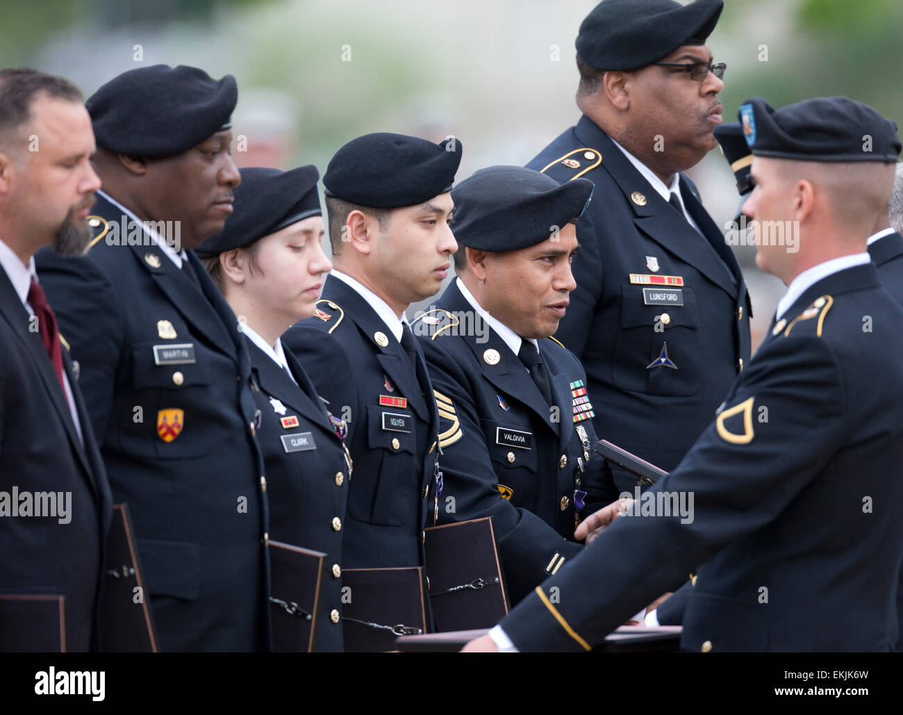 Soldaten verwundet in 2009 Terroranschlag prämiert bei Purple Heart und Verteidigung der Freiheit-Medaille Zeremonie in Fort Hood TX Stockfoto