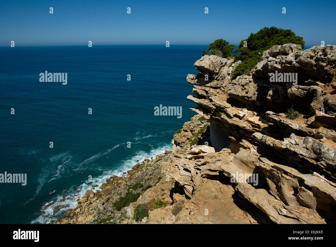 Cabo Espichel befindet sich westlich von Sesimbra, Portugal. Ihre hohen Klippen mit Blick auf den Atlantischen Ozean Stockfoto