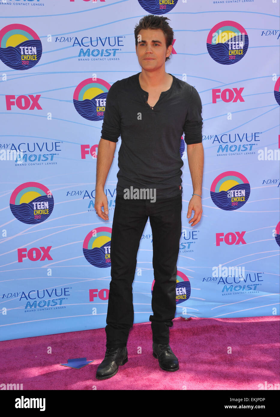 LOS ANGELES, CA - 23. Juli 2012: Paul Wesley auf der 2012 Teen Choice Awards im Gibson Amphitheatre, Universal City. Stockfoto