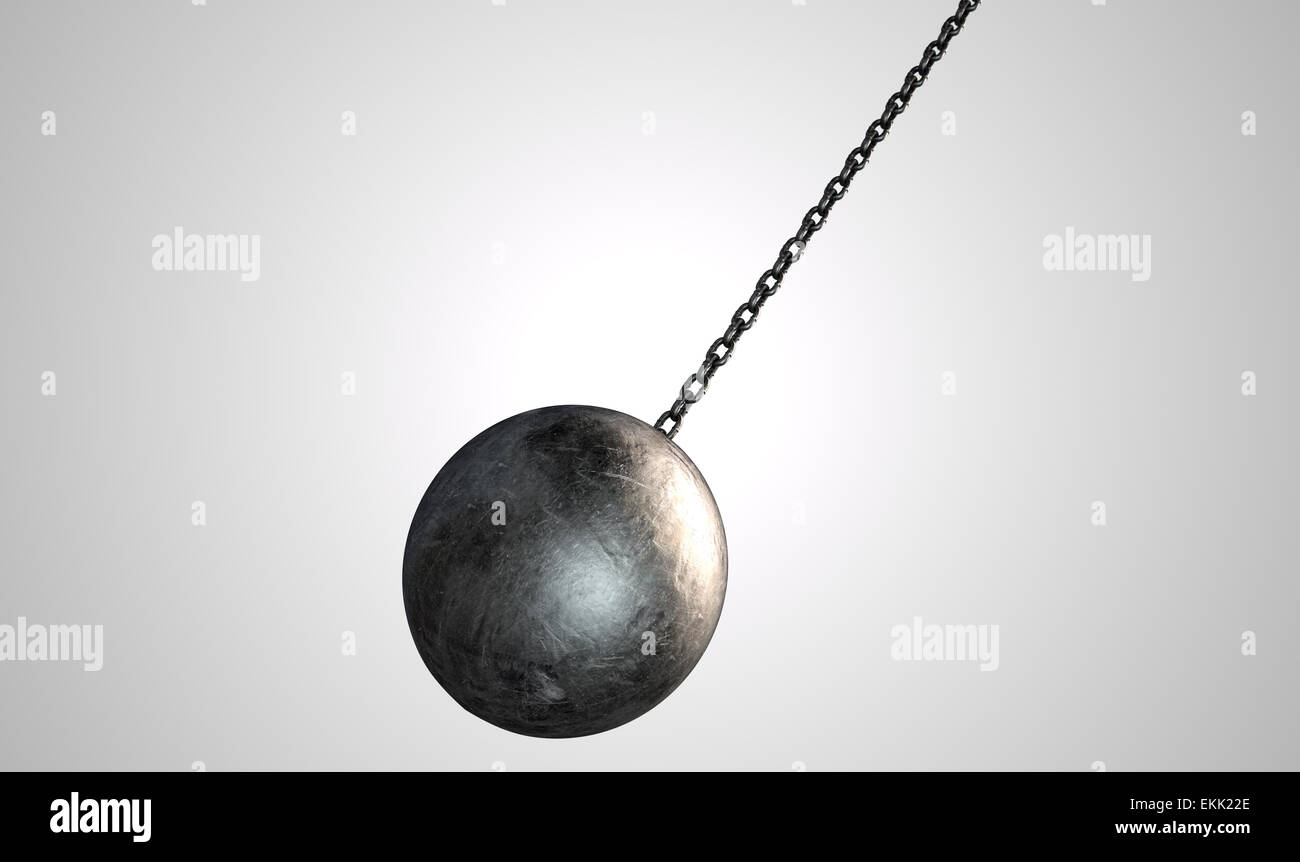 Eine regelmäßige Metall Abrissbirne befestigt an einer Kette auf einem isolierten weißen Hintergrund Stockfoto