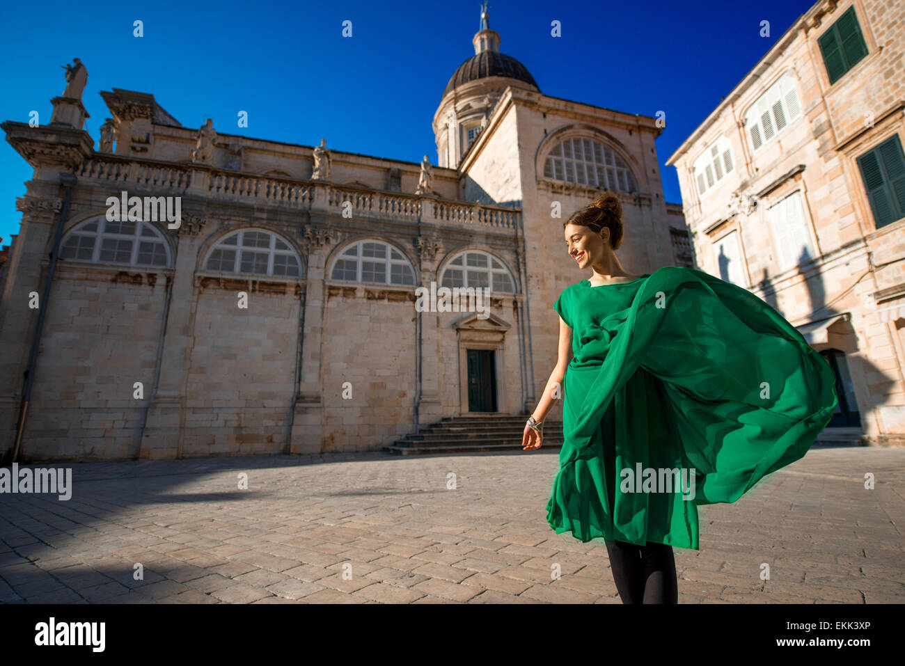 Frau in der Stadt Dubrovnik reisen Stockfoto