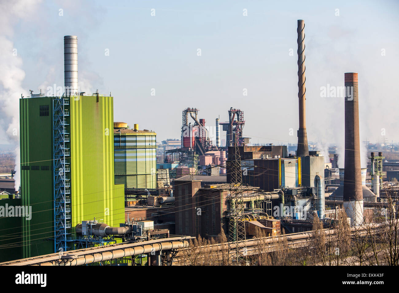 Stahl-Standort Duisburg Hamborn, ThyssenKrupp Steel, Front, grün, Gas power PlantDuisburg Hamborn zurück, Hochöfen, 8 und 9 Stockfoto