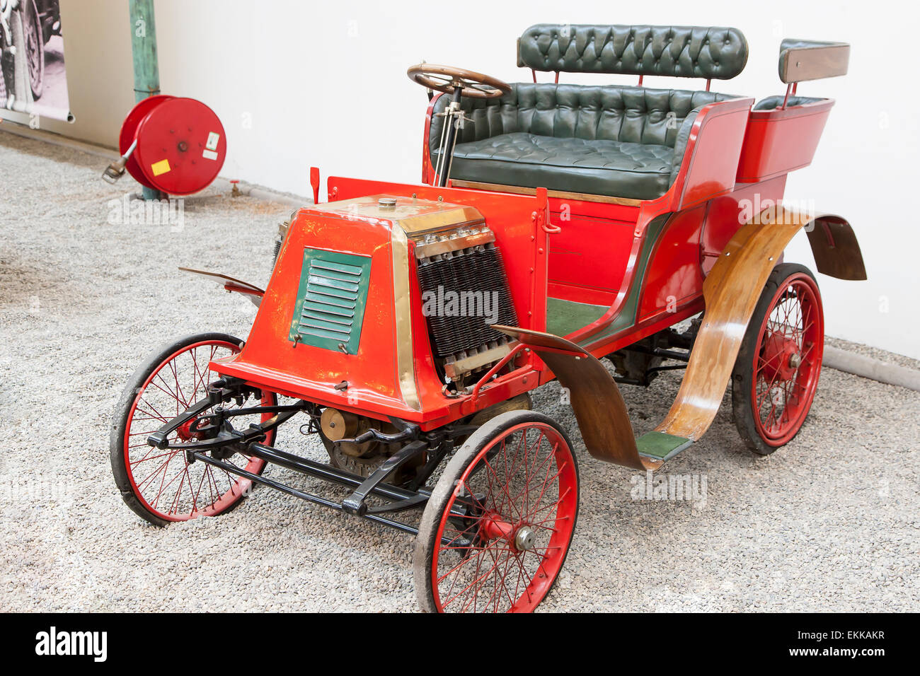 Renault Tonneau von 1900 am National Museum Schlumpf Sammlung in Mülhausen, Elsass, Frankreich Stockfoto