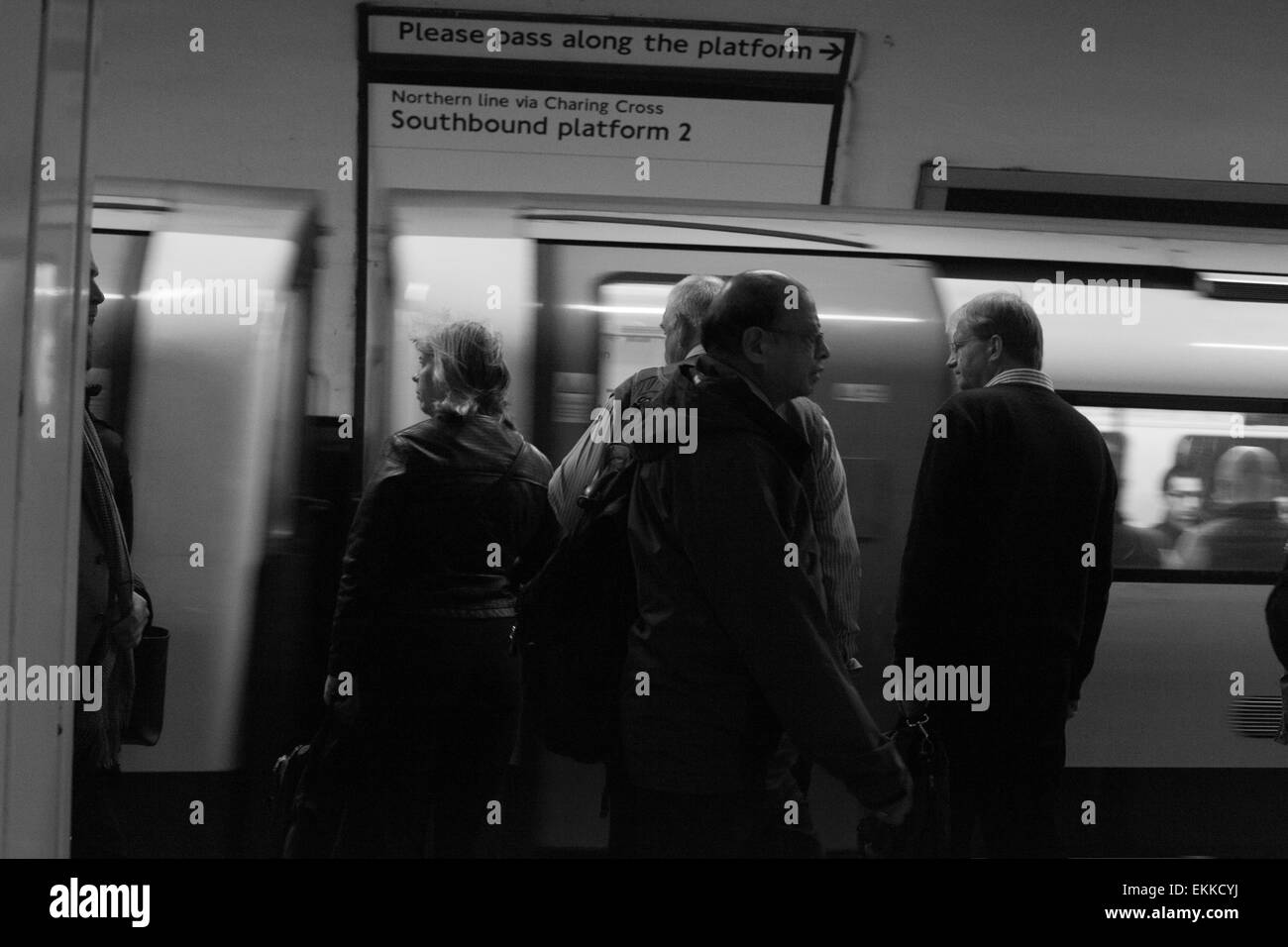 Täglich pendeln Sie in London Underground. Stockfoto