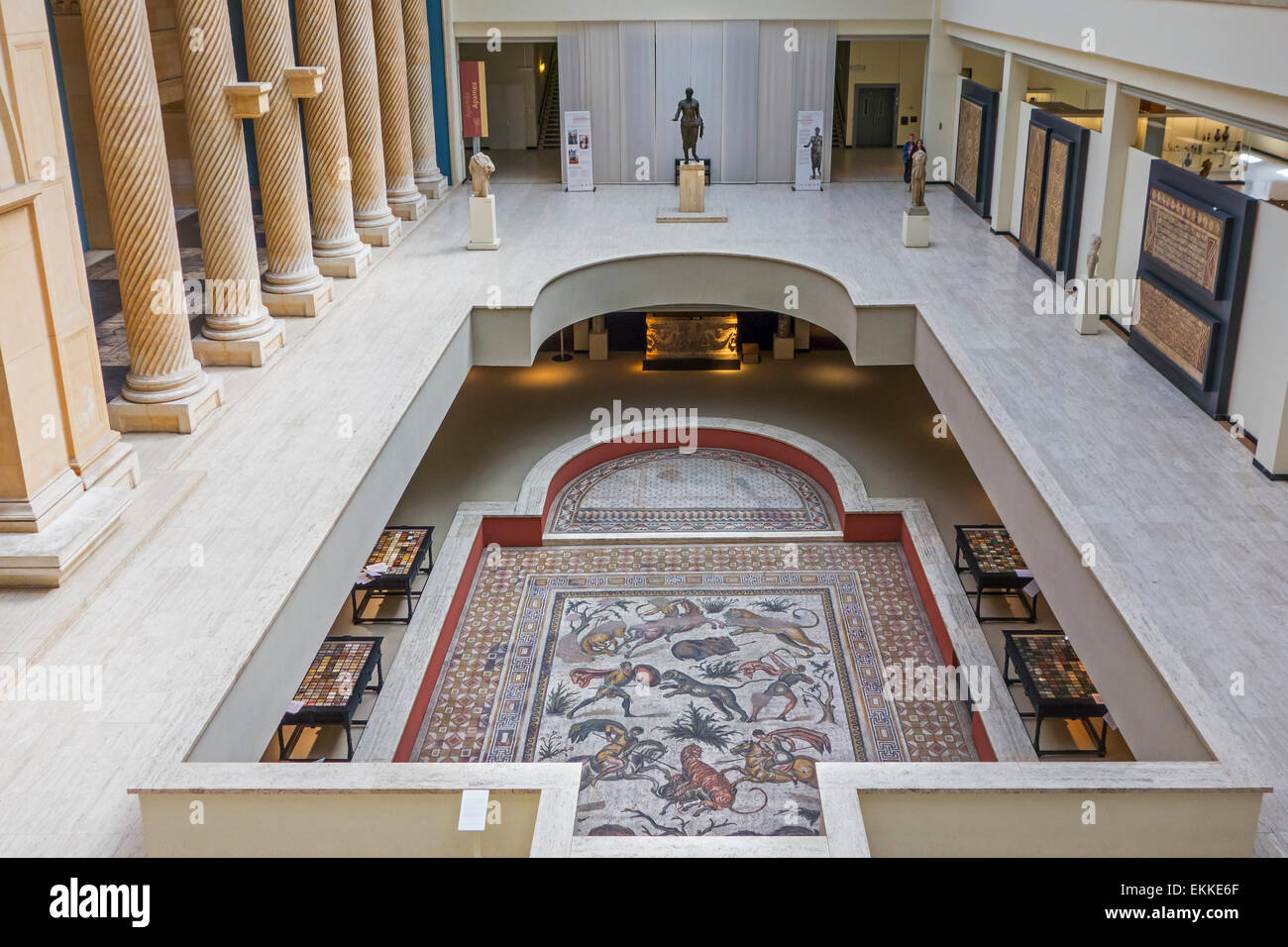 Römisches Mosaik aus Apameia, Syrien, Darstellung einer Jagdszene im Cinquantenaire Museum / Jubelparkmuseum in Brüssel, Belgien Stockfoto