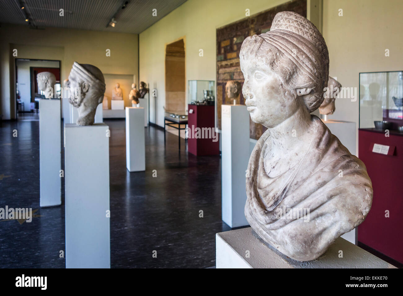 Sammlung von antiken Skulpturen im Cinquantenaire Museum / Jubelparkmuseum in Brüssel, Belgien Stockfoto