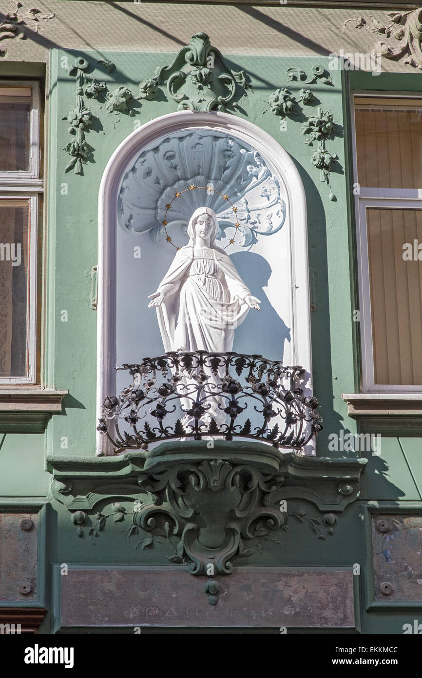 Lviv, Ukraine - 21. März 2015: Altstadt. Denkmal unserer lieben Frau von Guadalupe.Located in einen Balkon. Stockfoto