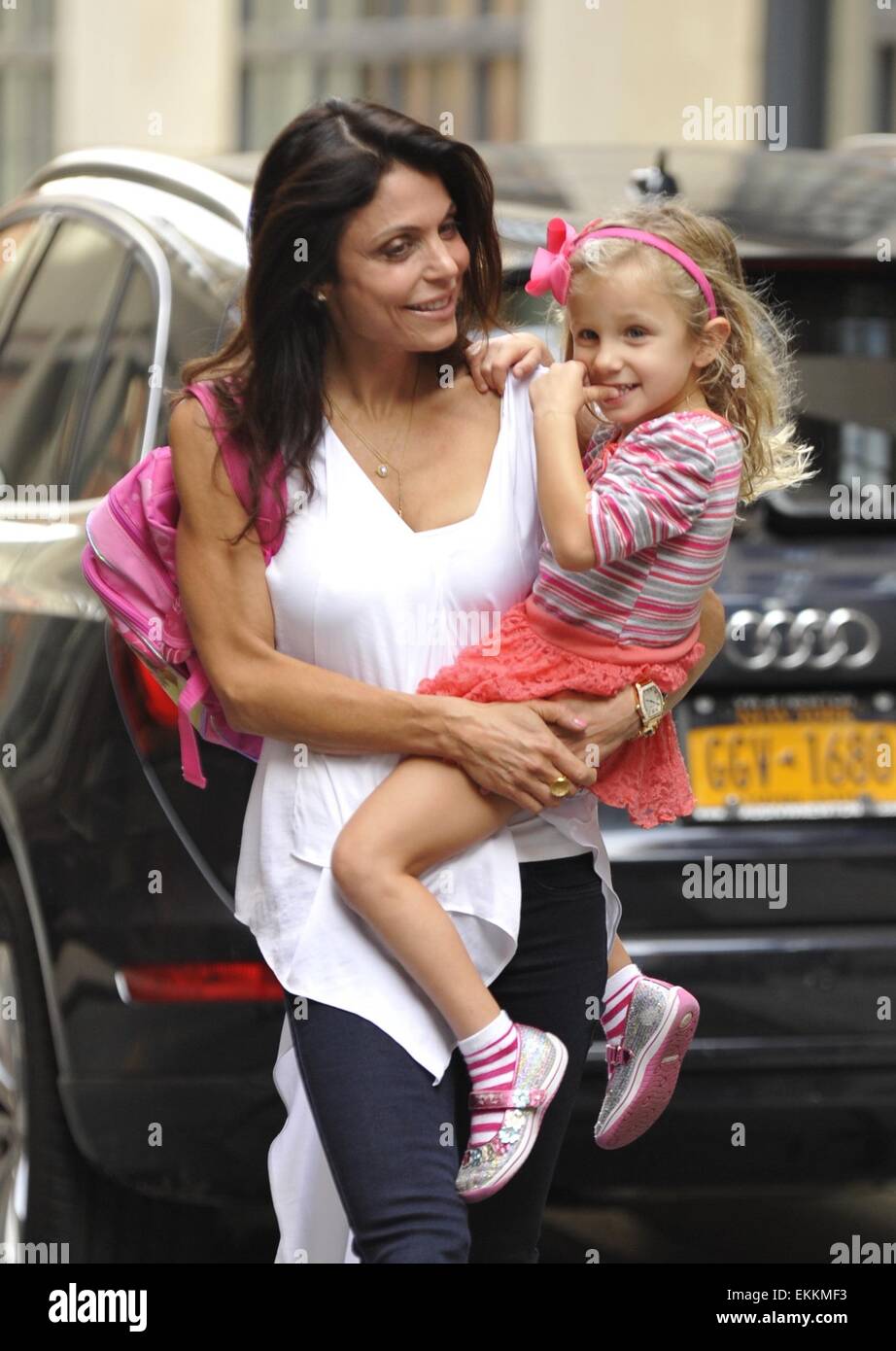 Ehemalige "Real Housewives of New York City" Sterne Bethenny Frankel entdeckt mit ihrer Tochter Bryn Hoppy Featuring: Bethenny Frankel, Bryn Hoppy wo: Manhattan, New York, USA bei: 7. Oktober 2014 Stockfoto