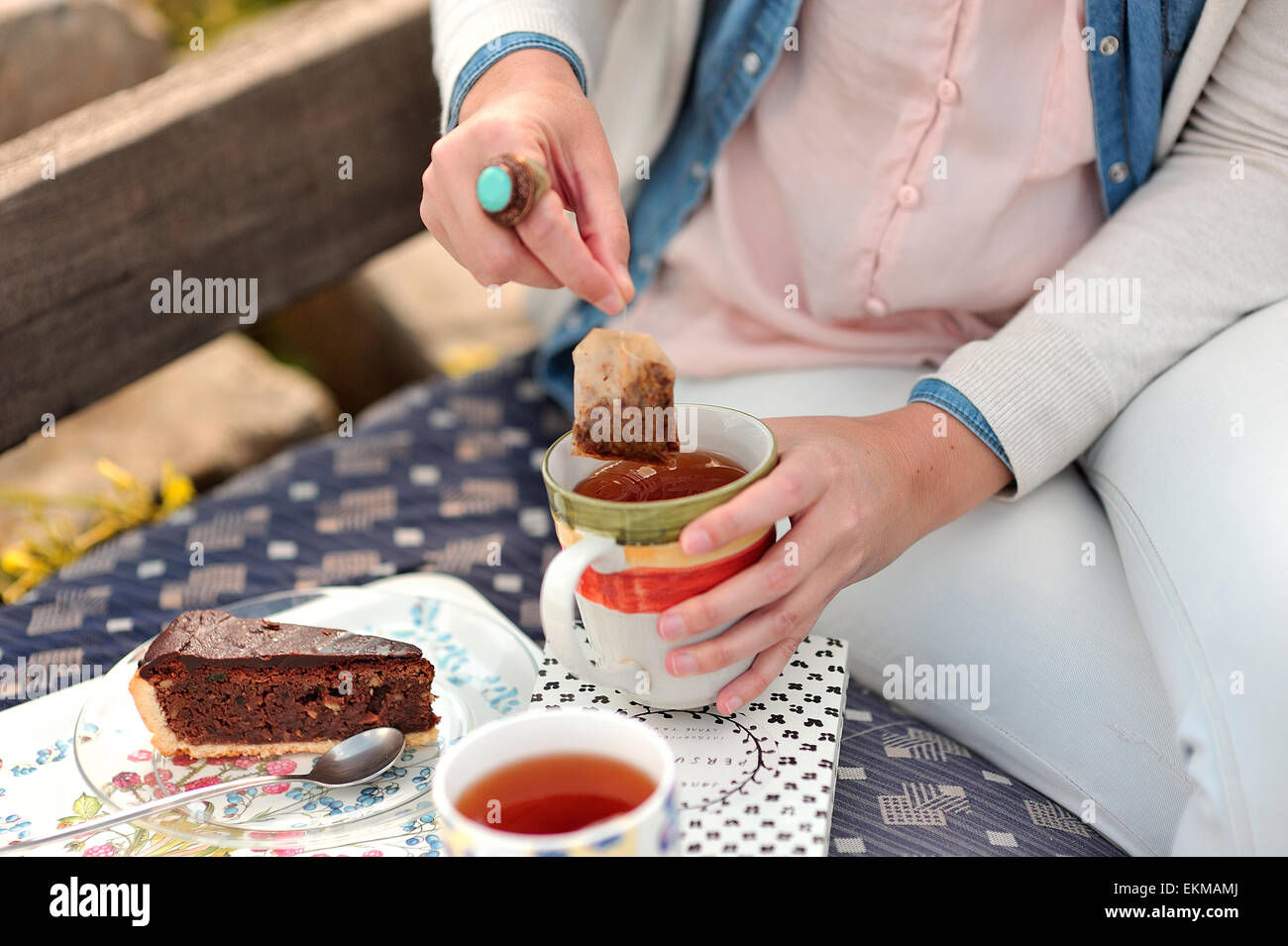 Erwachsene, attraktiv, schön, Schönheit, sorglos, kaukasischen, fröhlich, Mädchen, stilvolle, Träume, Hippie, Genuss, Tee, Frühling, Stockfoto