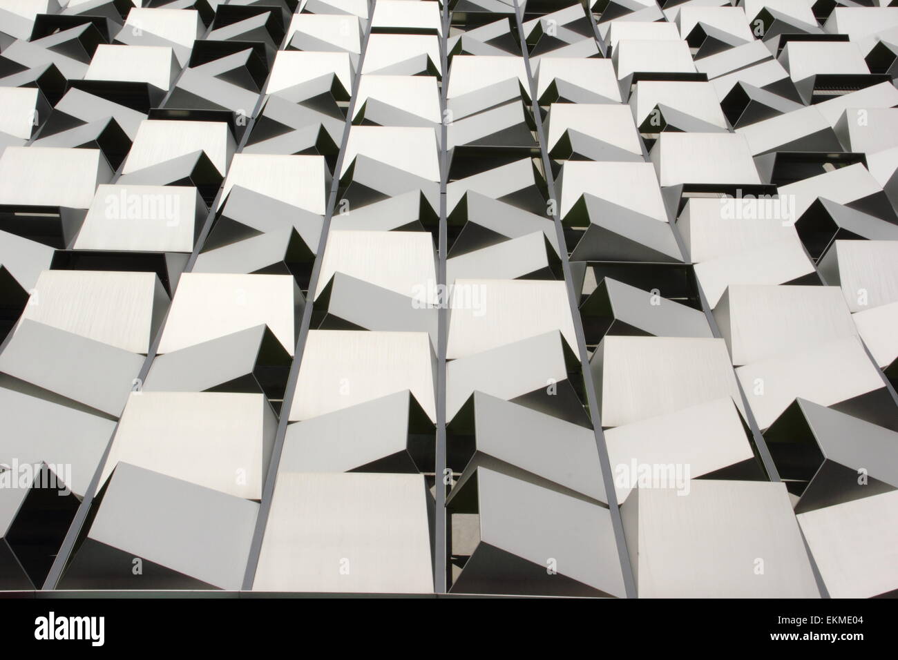 Sheffield Charles Street Car Park, den Spitznamen "Cheesegrater" von Einheimischen wegen Stahl verkleidet vorspringenden Cube Exterieur - Nahaufnahme Stockfoto