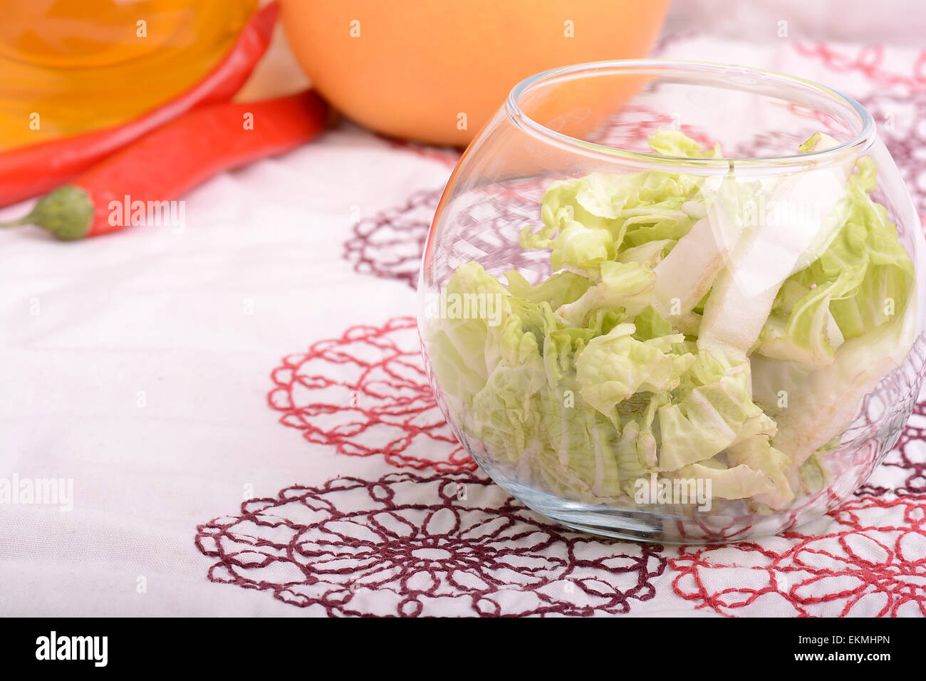 Kohlsalat mit karotten -Fotos und -Bildmaterial in hoher Auflösung – Alamy