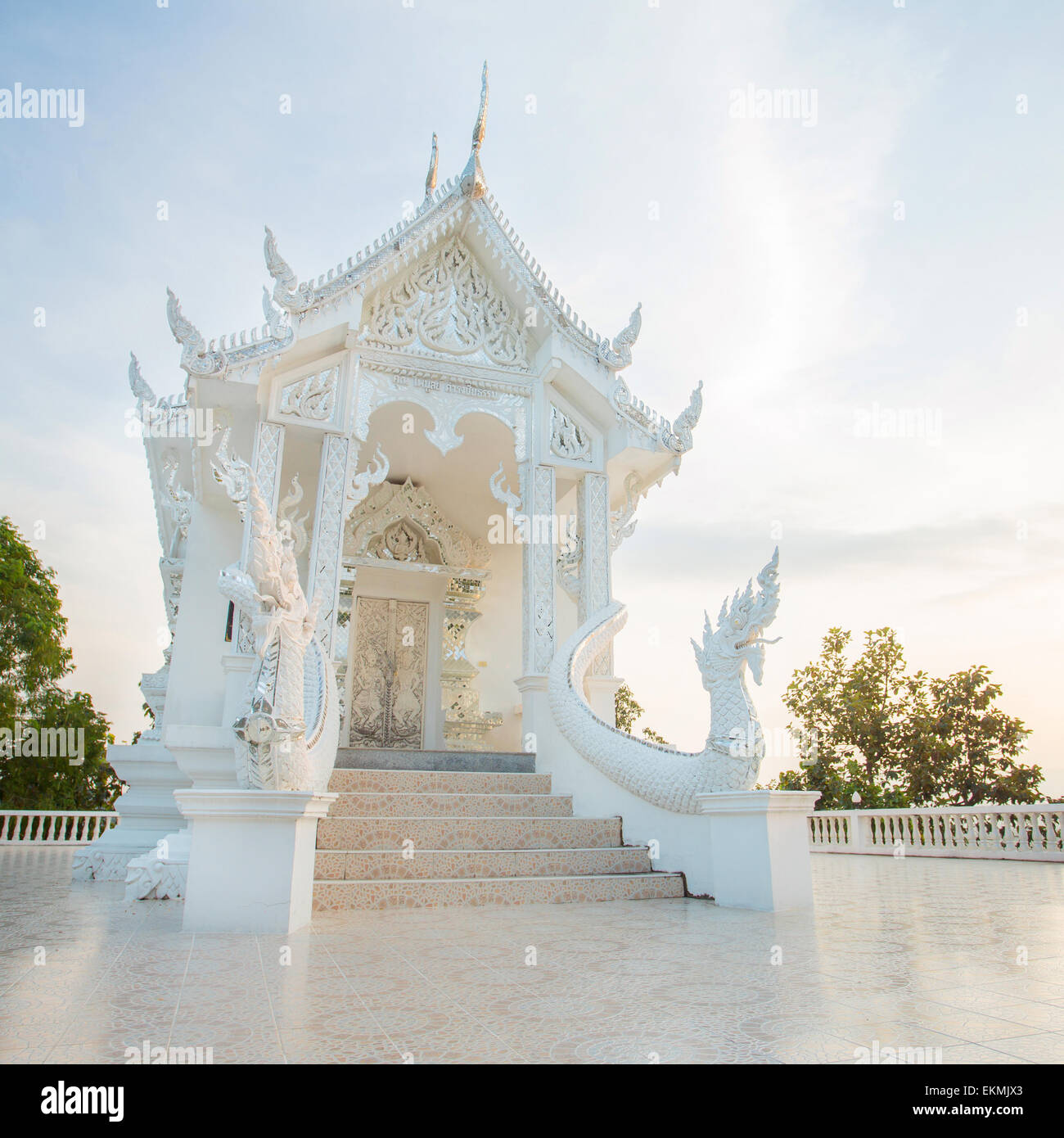 White-buddhistischer Tempel in Thailand Stockfoto