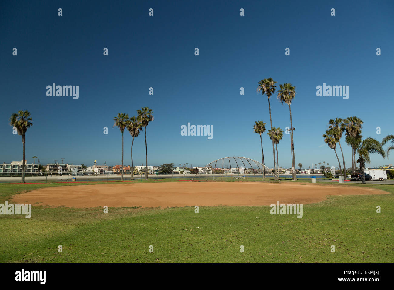 Ein Foto von einem kleinen lokalen Baseball-Feld am Santa Clara Punkt in Mission Bay in San Diego, Kalifornien. Stockfoto