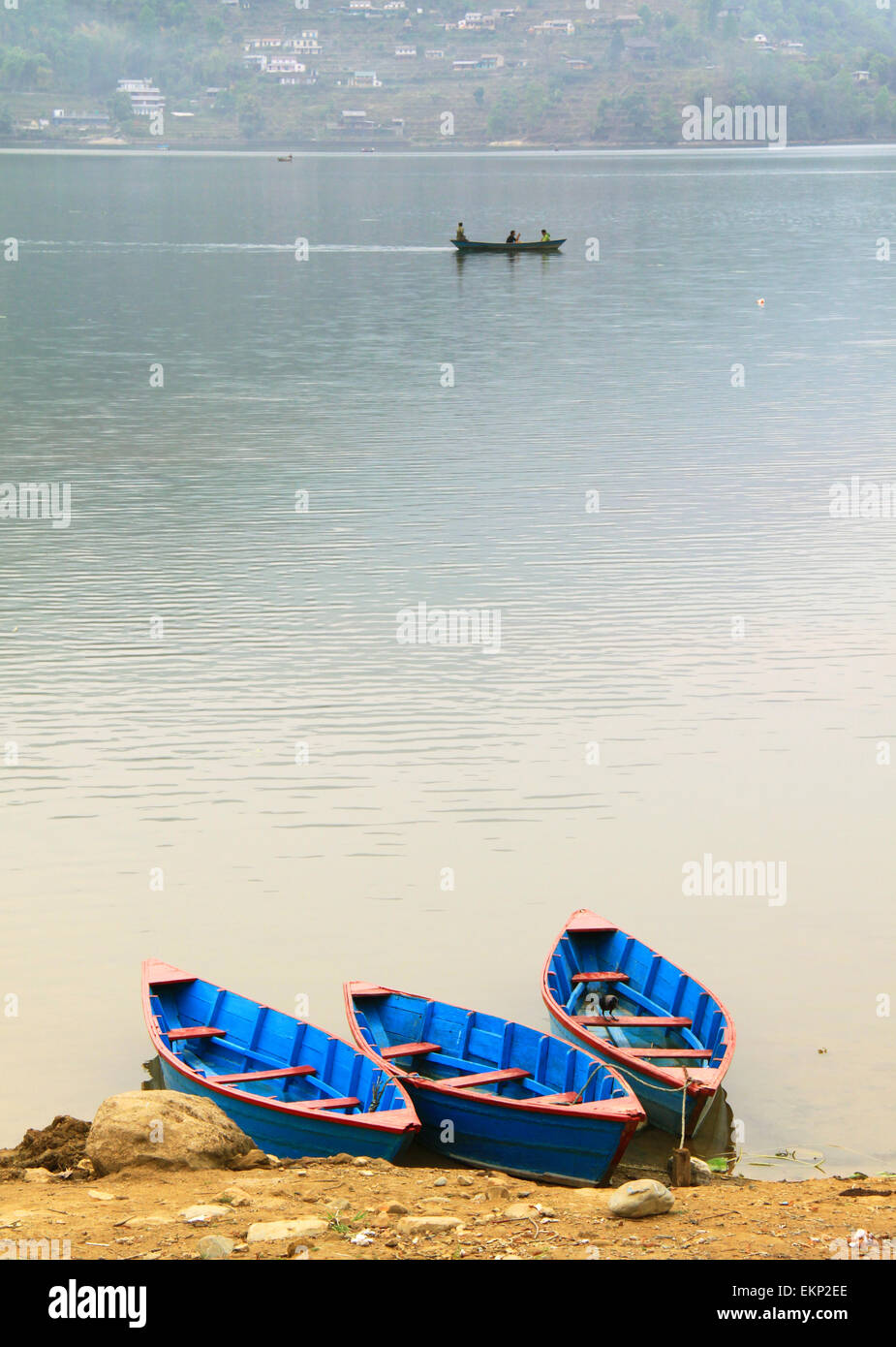 Boote am Phewa-See in Pokhara, Nepal Stockfoto