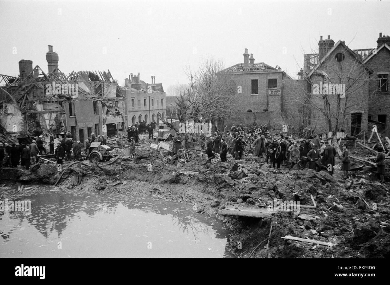 V2-Rakete Vorfall in Waltham Abbey. Gebrochenen Wasser- und Gasleitungen 7. März 1945. Stockfoto