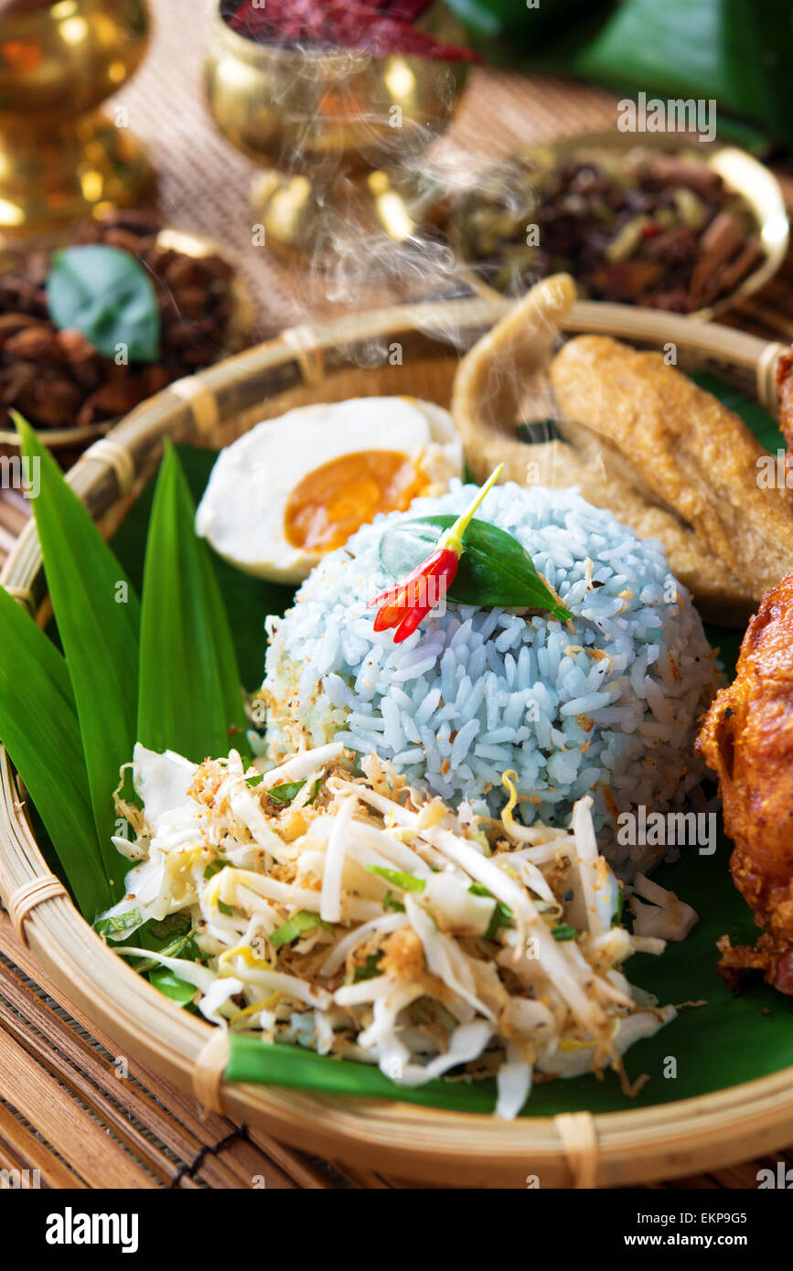 Malay Reis Teller Nasi kerabu Stockfoto