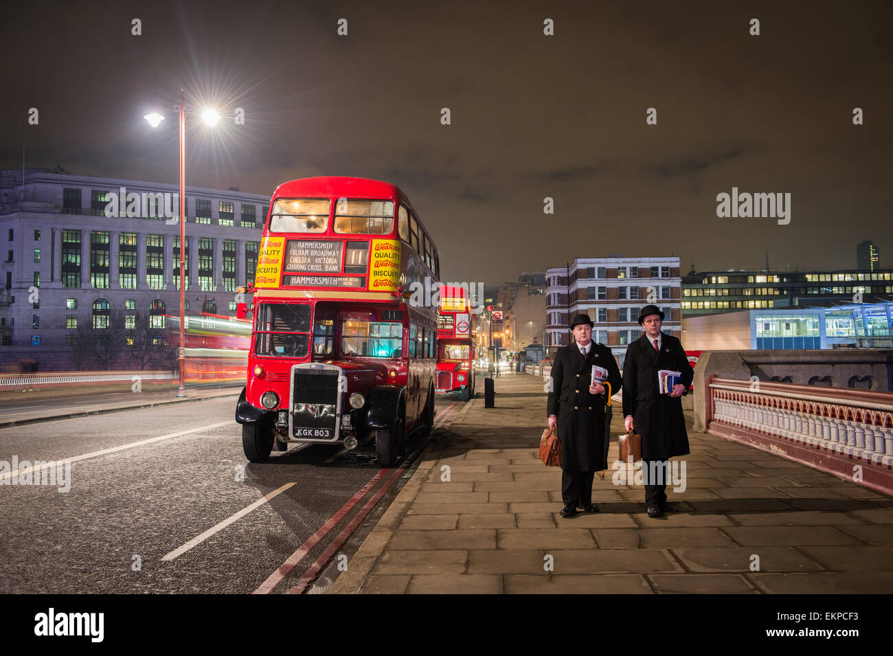 Old London Bus RTL auf Blackfriars Bridge, London Stockfoto