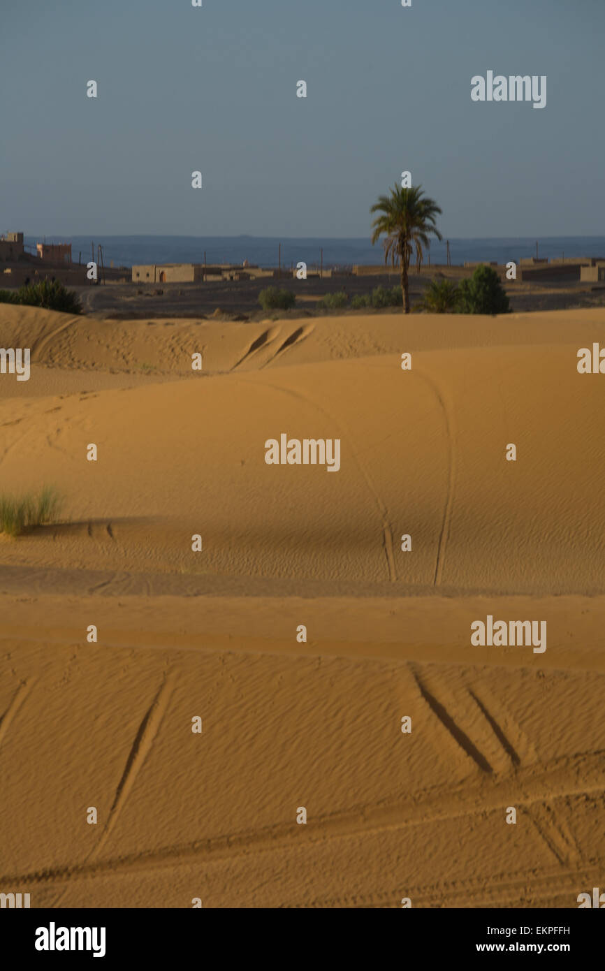 Sonnenaufgang über dem Erg Chebbi Baugebiet, Merzouga, Marokko Stockfoto