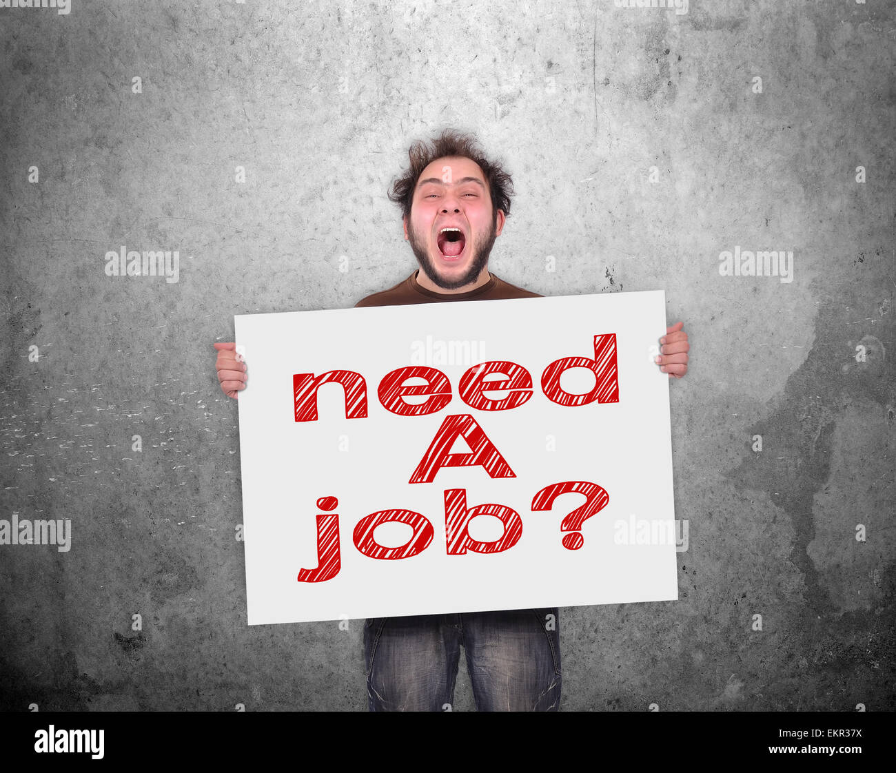 verrückte Geschäftsmann hält Poster mit Notwendigkeit einen job Stockfoto