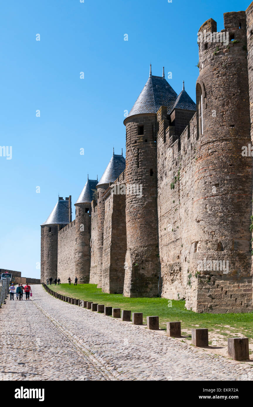 Die inneren Wände rund um den alten Cité von Carcassonne. Stockfoto