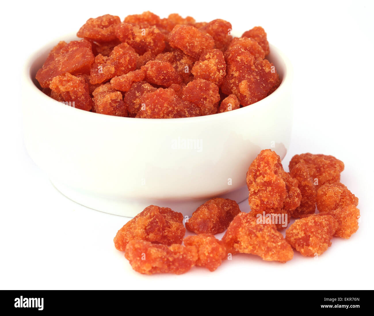 Zucker Klumpen in einer weißen Schüssel über weißem Hintergrund Stockfoto