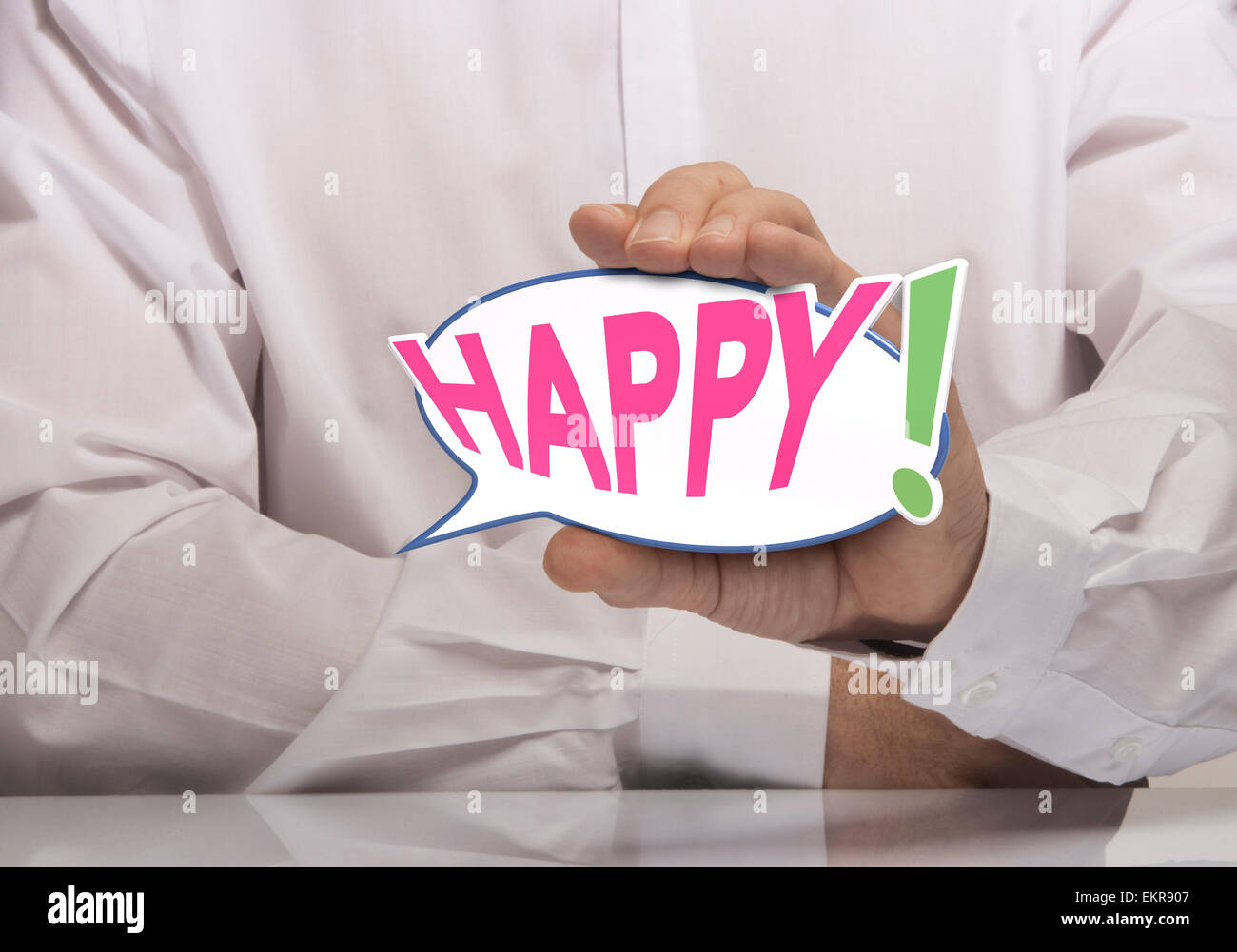 Bild eines Mannes Hand, die eine Sprechblase mit dem Text zufrieden, weißes Hemd. Konzept von Glück oder glücklichen Kunden. Stockfoto