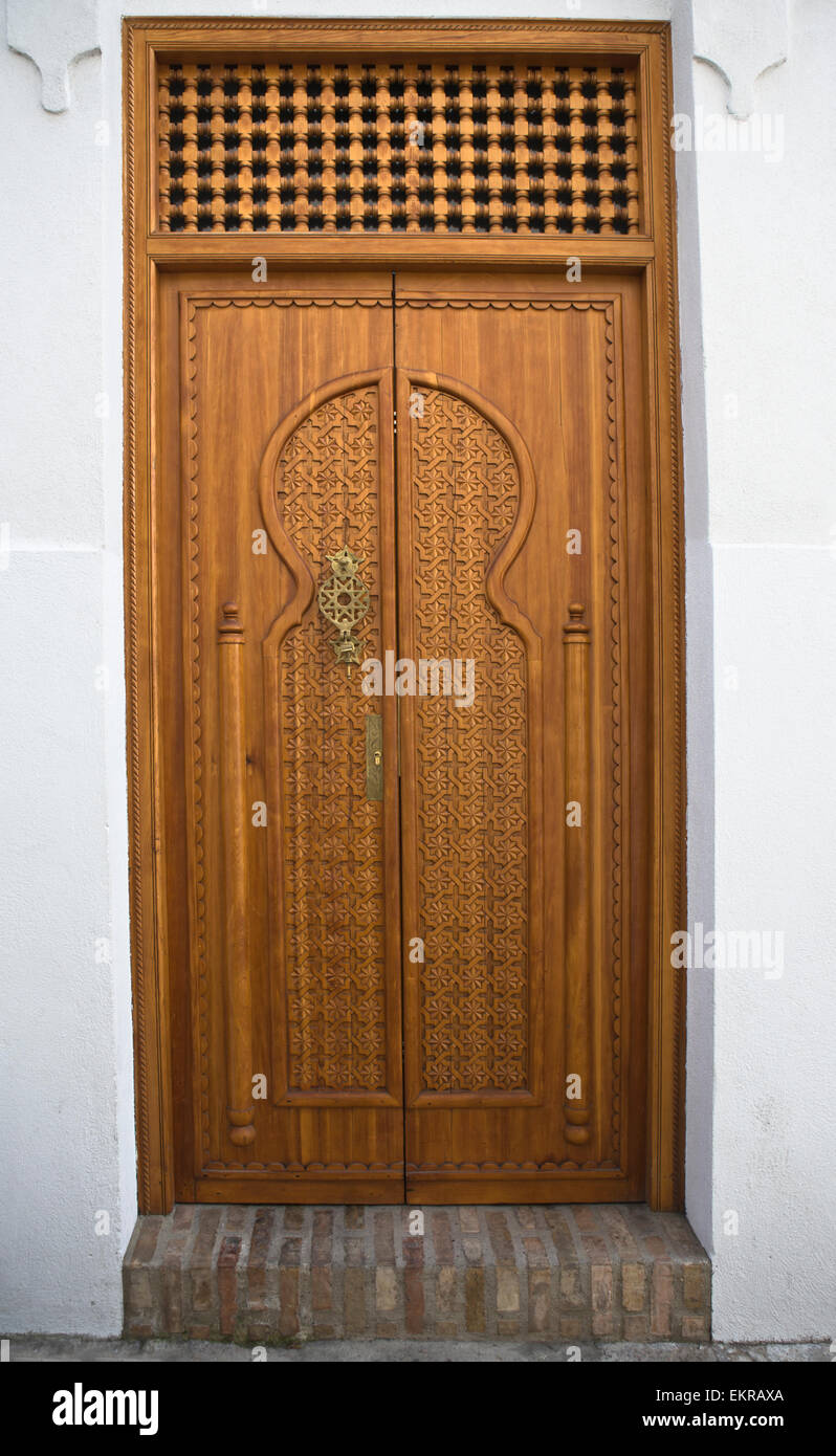 Holztür im jüdischen Viertel von Cordoba, Spanien Stockfoto