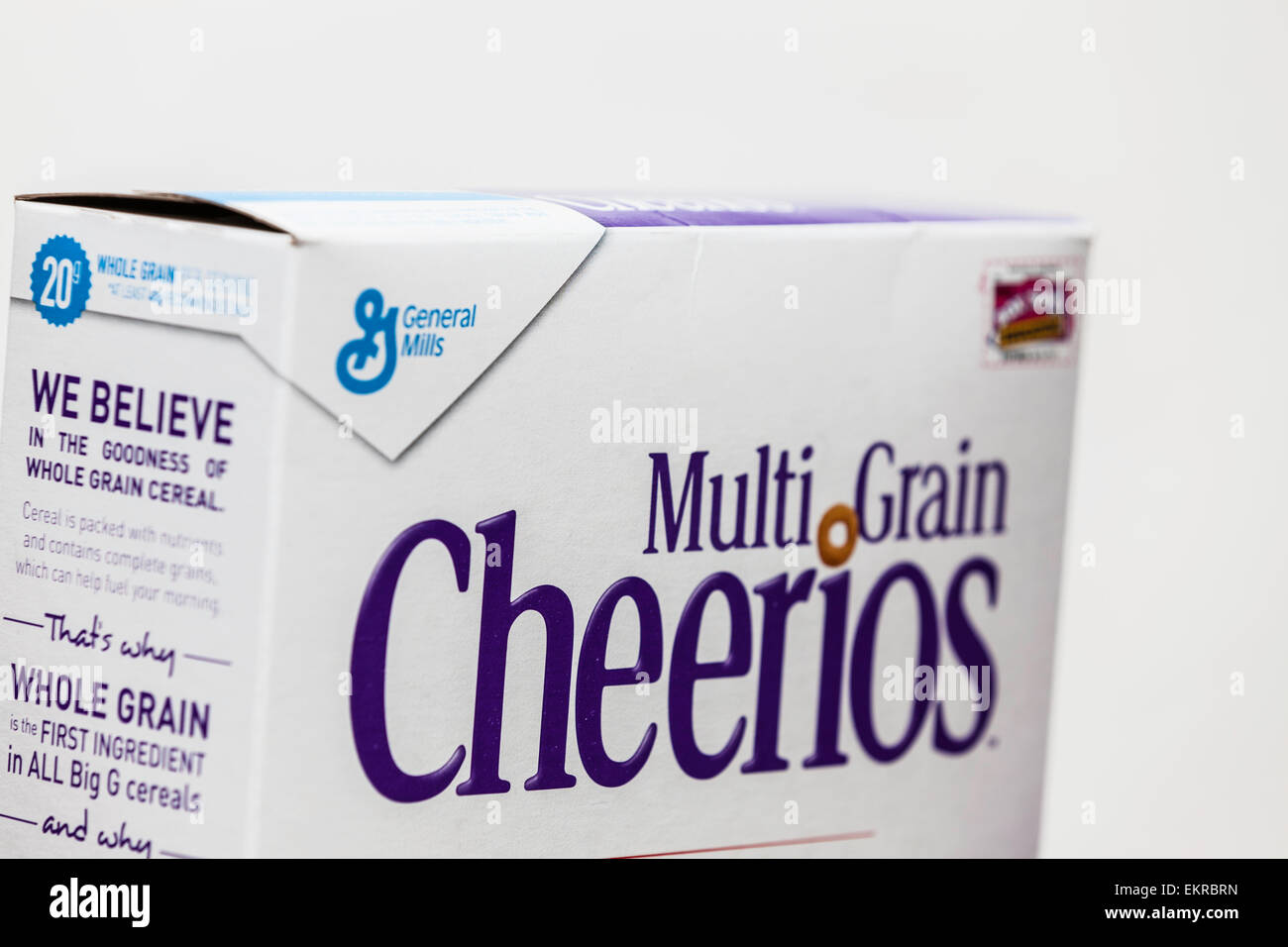 Eine Schachtel mit Vollkorn Cheerios und General Mills Logo.  General Mills gilt als Top-Kandidat für eine Übernahme. Stockfoto