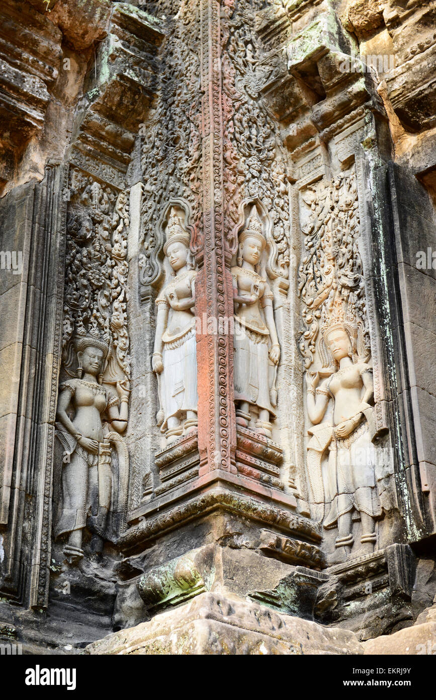 Apsara Schnitzereien in einem alten Tempel in der Tempelanlage Angkor Wat. Stockfoto