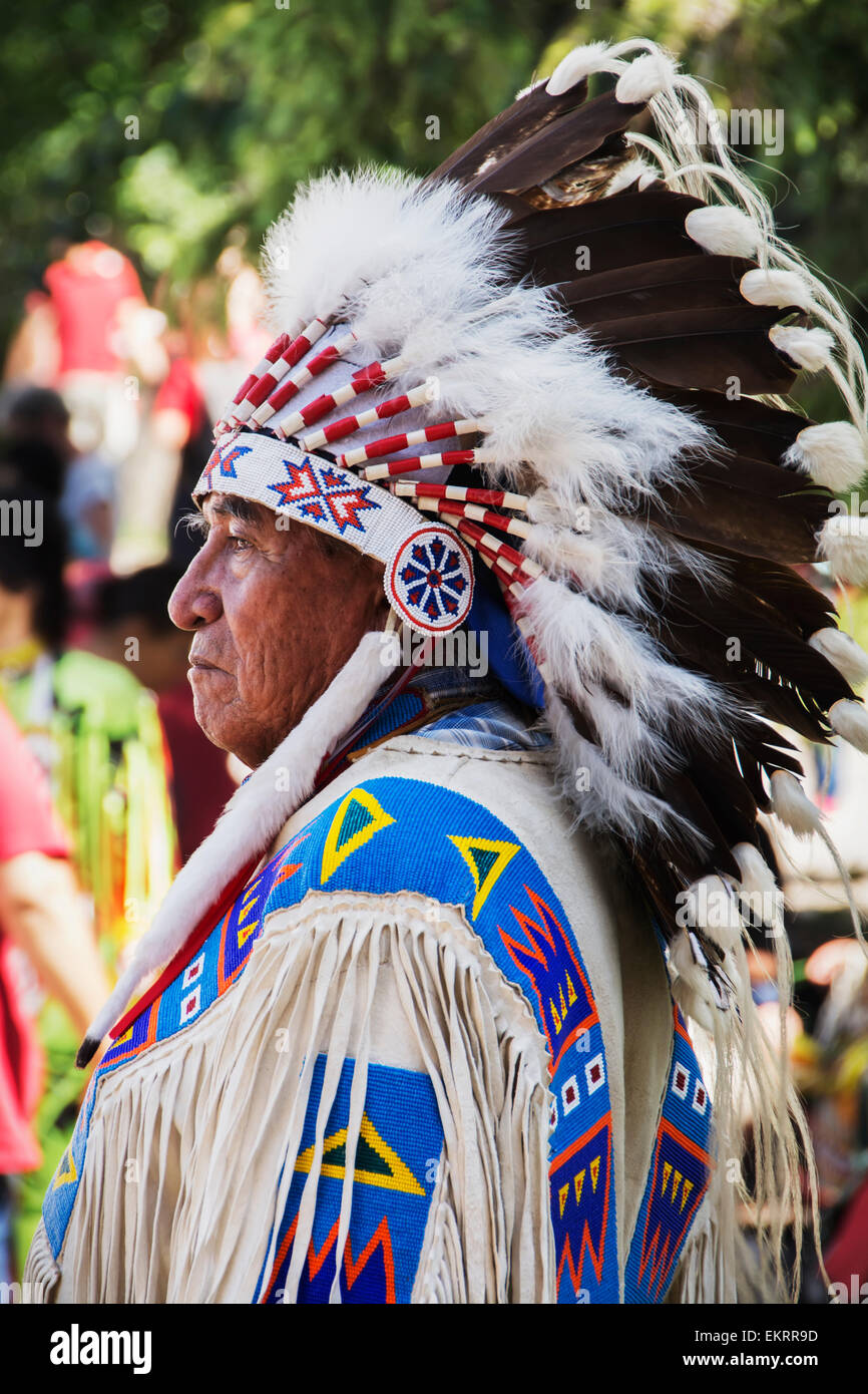 Seite Porträt einer indianischen Häuptlings; Calgary, Alberta, Kanada Stockfoto